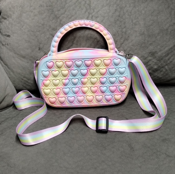 Heart Pop It Fidget Bag - Picture 5 of 6